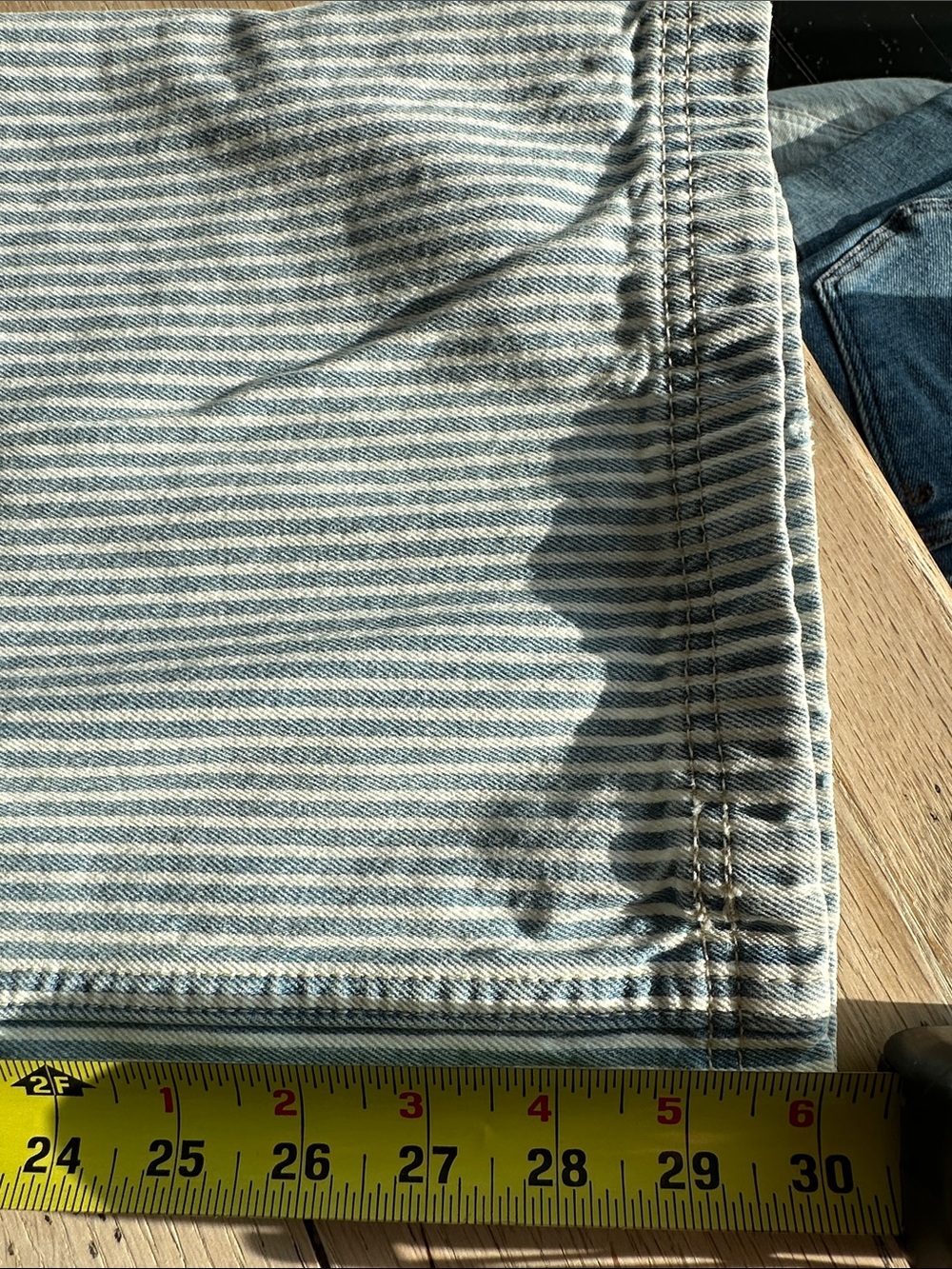 Levi's High-Rise Cinch Baggy Wide-Leg Jeans - Light Blue & White Stripes - Picture 9 of 10